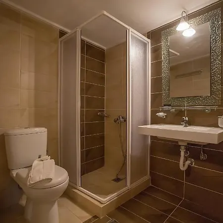 לינה וארוחת בוקר Nefeles נאוכורי