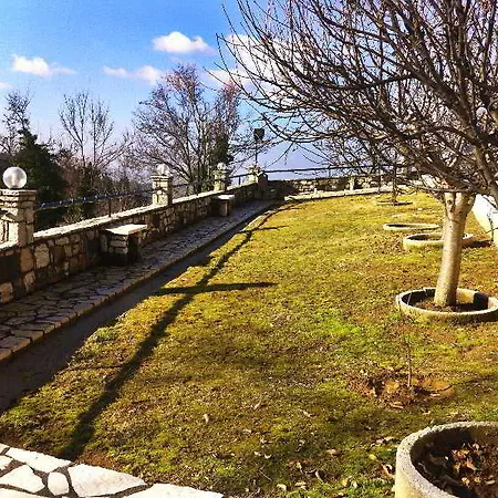 לינה וארוחת בוקר Nefeles