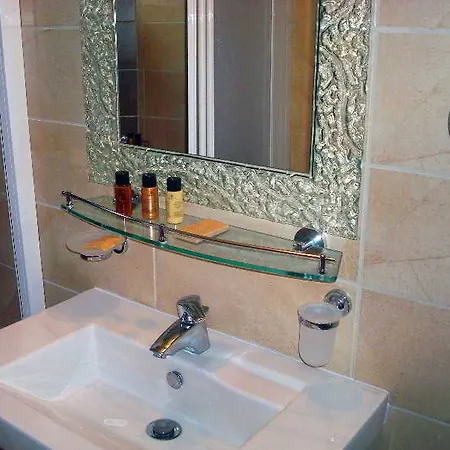 Bed & Breakfast Nefeles 3*